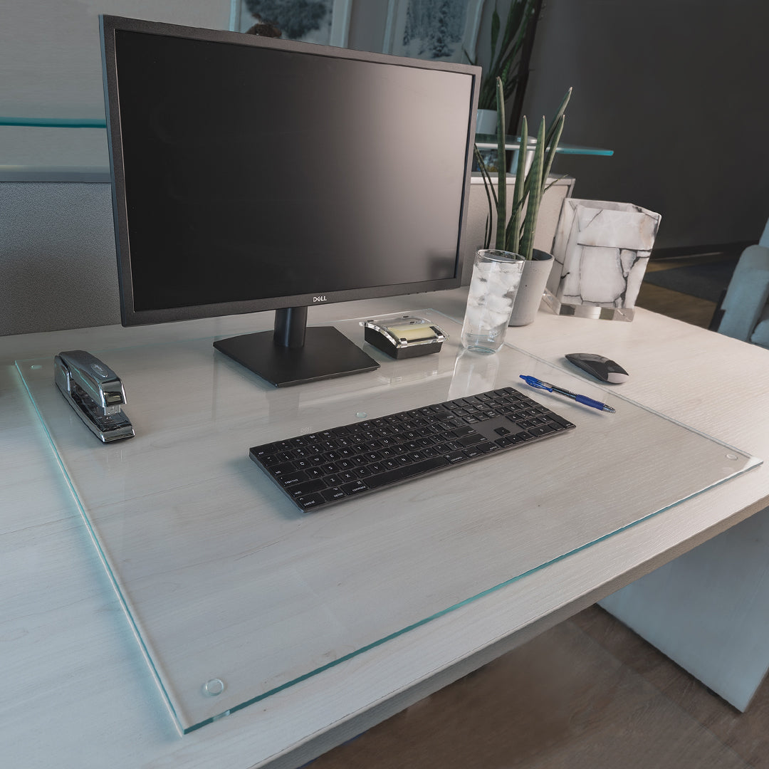 variant_title: DeskGuard | size: 24" x 30" | glass clarity: Luminoso :: alt_text: DeskGuard